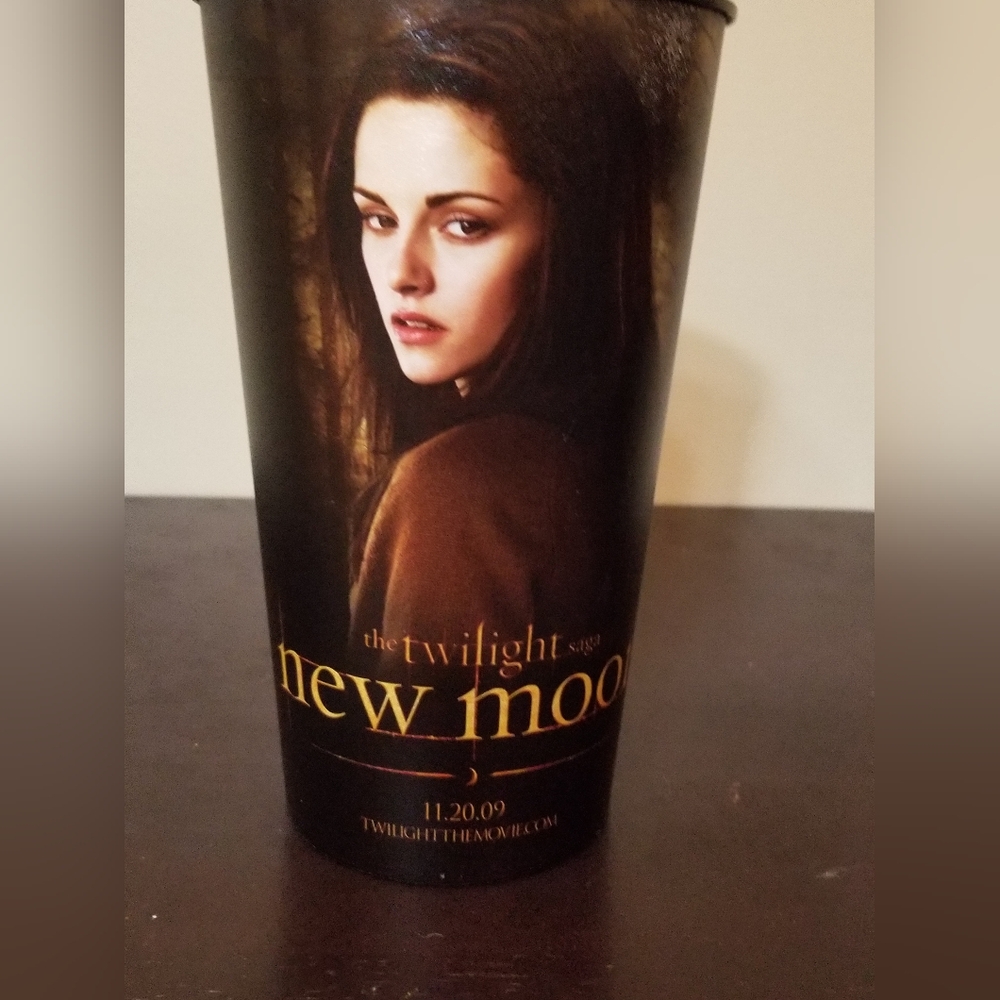 Twilight New Moon Movie Theater Cup Bella Hard Plastic